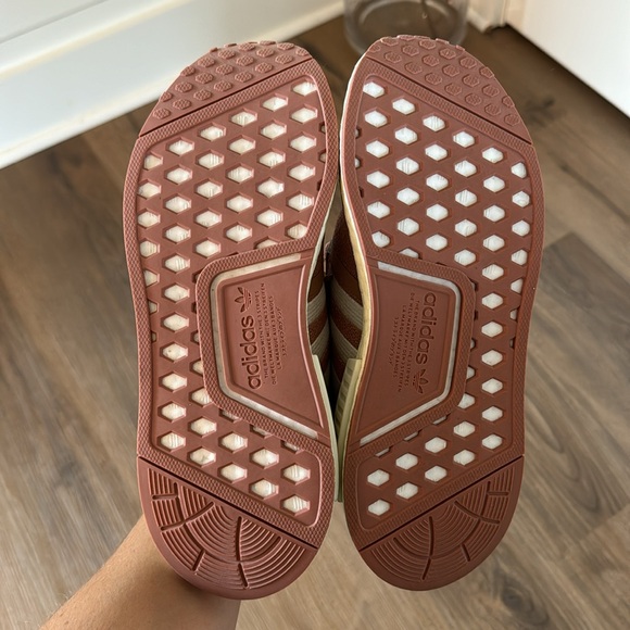 Adidas NMD R1 - Picture 4 of 5